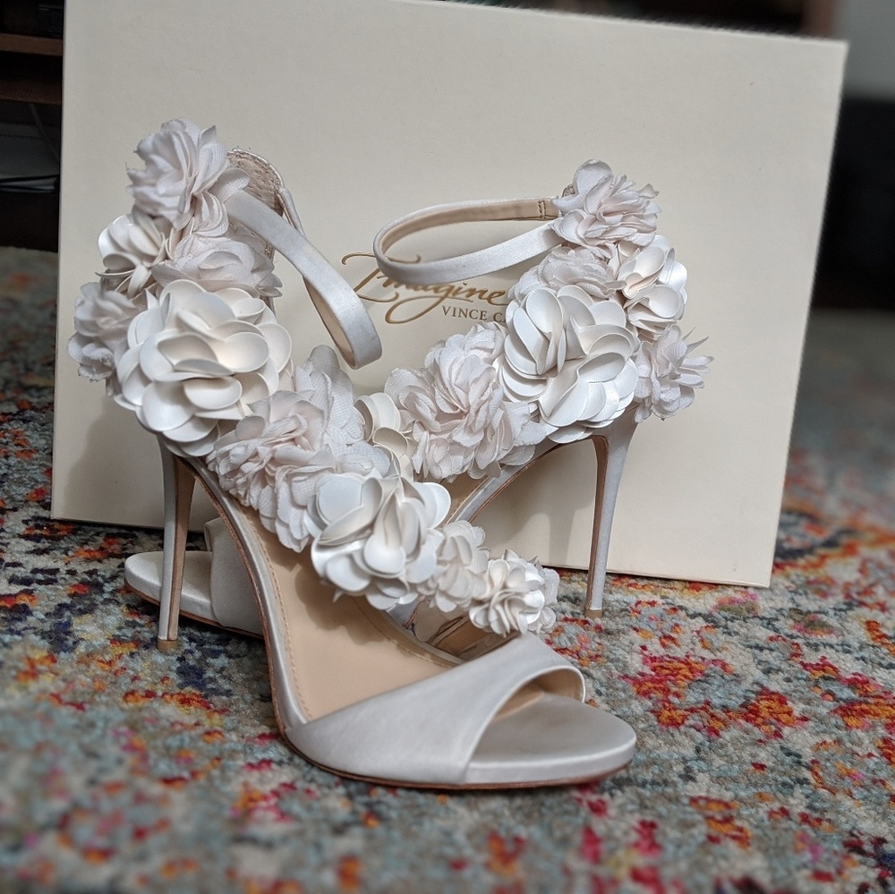 Vince Camuto Imagine shoe NIB